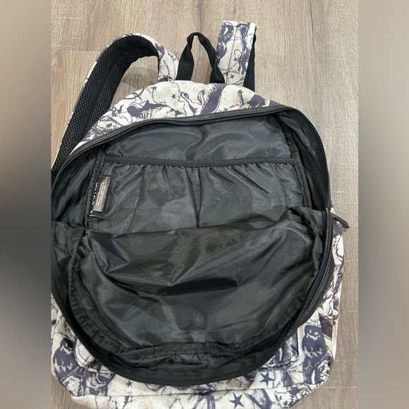 Official Licensed Harry Potter Hogwarts Backpack Brass Plate Front Zippers - Picture 7 of 8